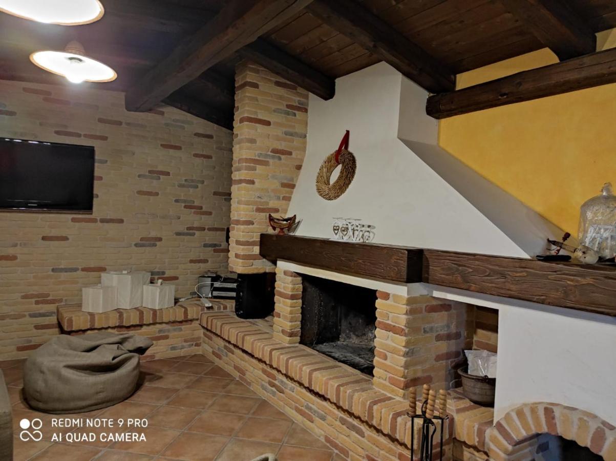 La taverna di lulu Arnesano Esterno foto