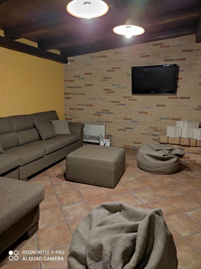 La taverna di lulu Arnesano Esterno foto